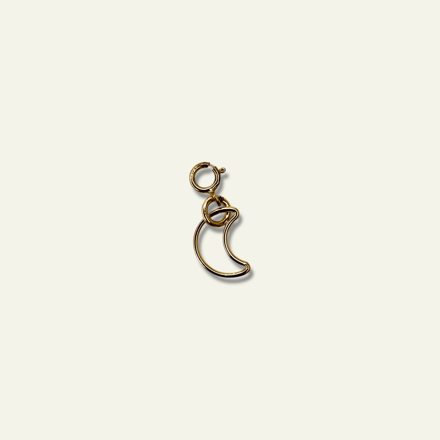 Charm luna in laminato oro giallo 12K, fatto a mano in Italia, da agganciare a collane e bracciali - Trame Gioielli