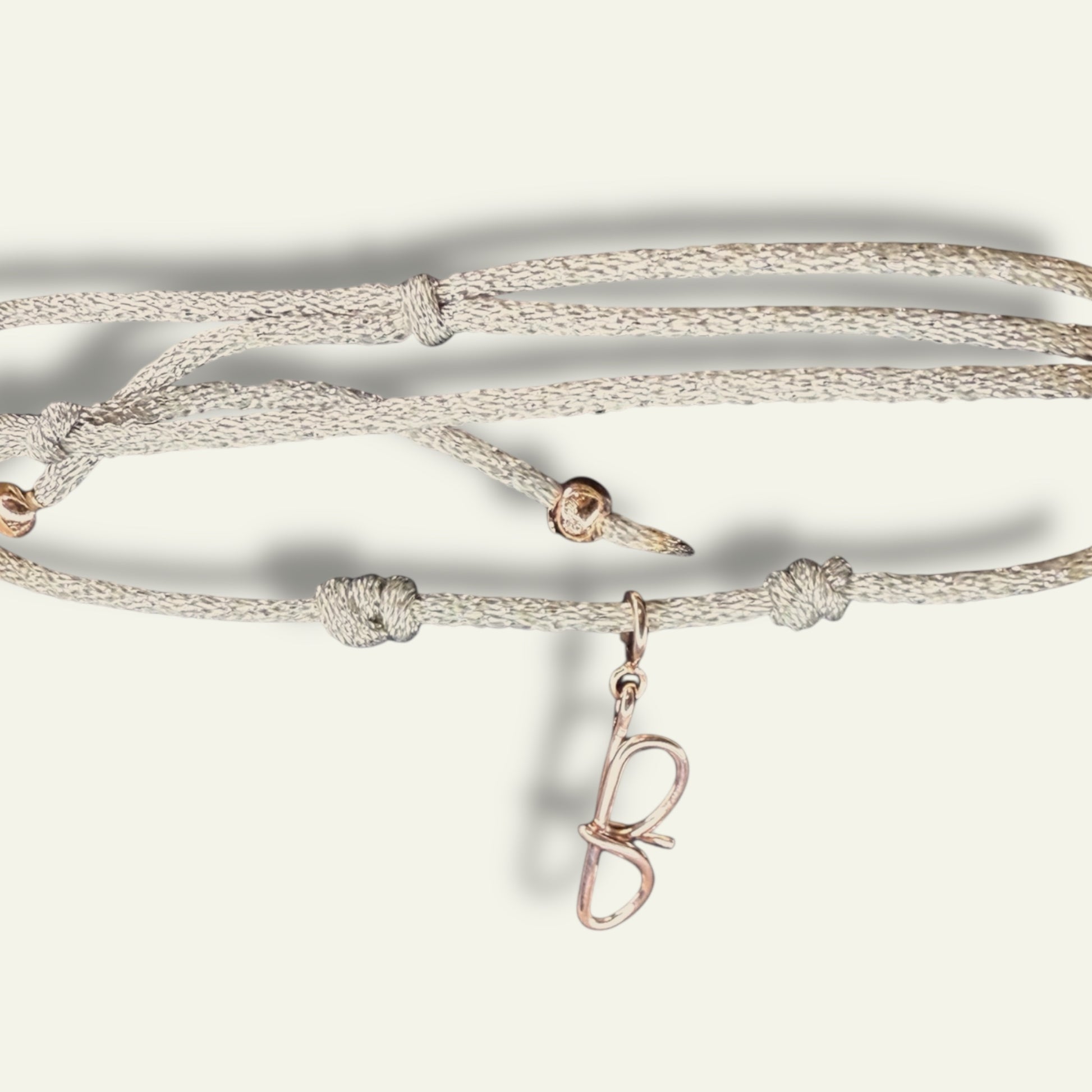 Collana Lurex Slim con cordino bianco argento, base per charm personalizzati, fatta a mano in Italia - Trame gioielli
